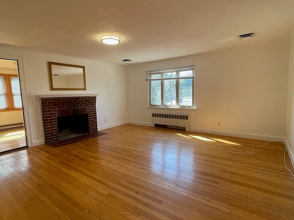 275 Tappan St #2
