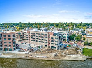 50 S 1st St #3D, Saint Charles, IL 60174
