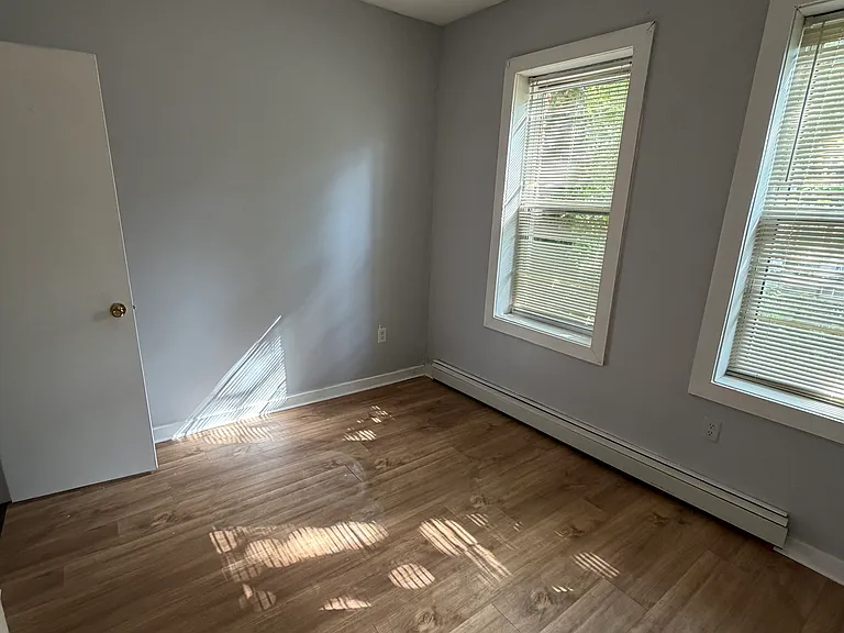 29 Bartholdi Ave #1A — Photo 7
