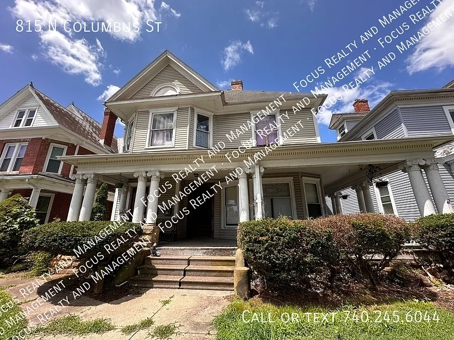 2 bed, 1.0 bath, $1,300 — Photo 2