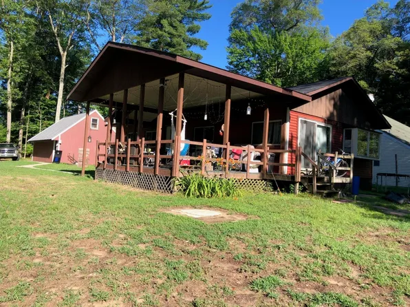 6835 E Carrigan Dr, Newaygo, MI 49337