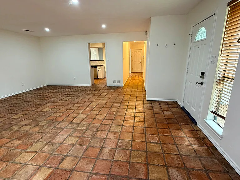 5045 Thunder Rd — Photo 12