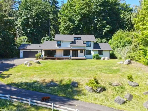 178 Bella Bella Drive, Fox Island, WA 98333