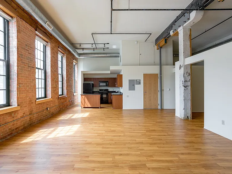 The Lofts at New Amsterdam — Photo 35