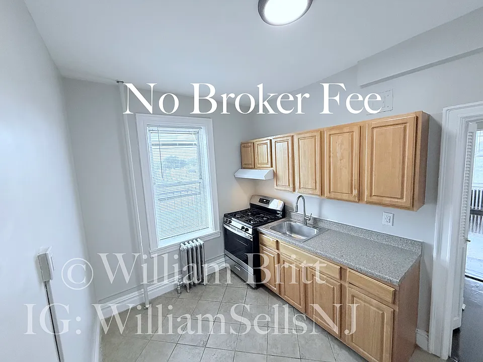 164 Sterling Ave #33