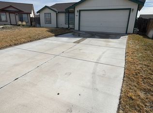511 Chuck Wagon Ln, Fernley, NV 89408