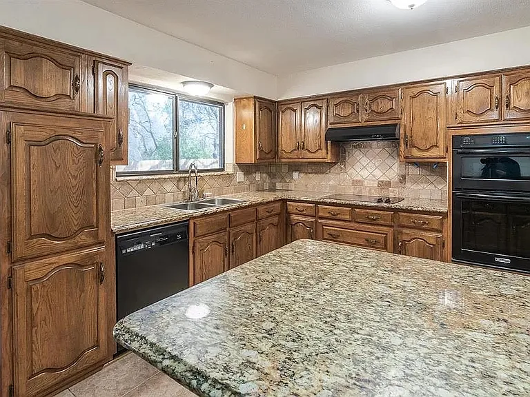 610 Arbor Creek Dr — Photo 7