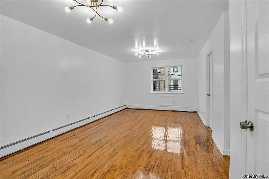 3 bed, 2.0 bath, 1200 sqft, $4,000 — Photo 3