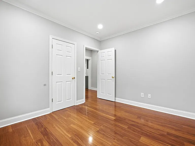 16 Munn St #2 — Photo 12