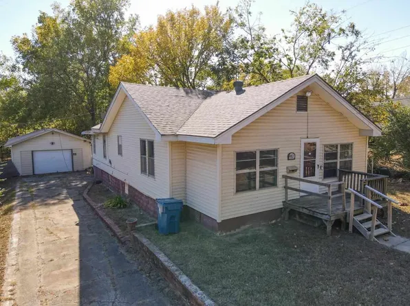 608 W Noble St, Drumright, OK 74030
