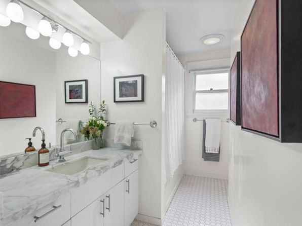 2 bedroom rental in Vancouver — photo 16