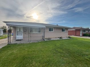 27329 Pleasant Dr, Warren, MI 48088