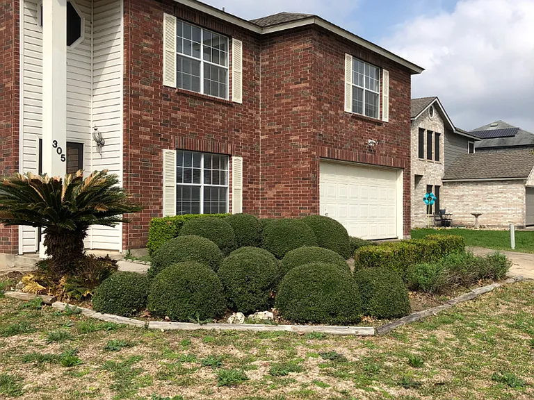305 Stone Park — Photo 8