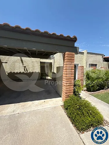 4322 N 28th Way Photo 1