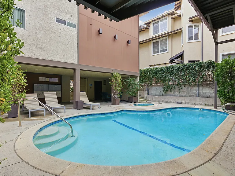 4111 Tujunga Ave #14 — Photo 16