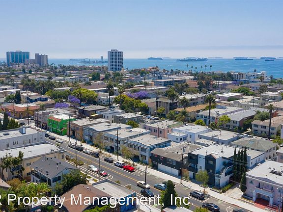 3rd image of 1009 E 2nd St #10184061