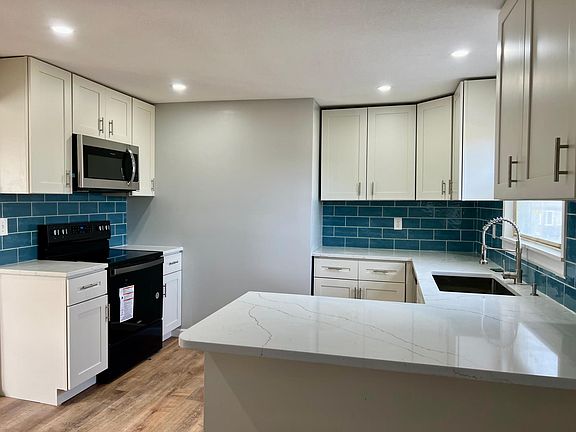 4th image of 938 Locust Ave