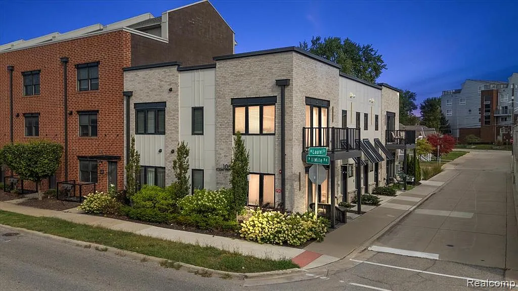 2 bed, 1.5 bath, 1100 sqft, $2,300 — Photo 1