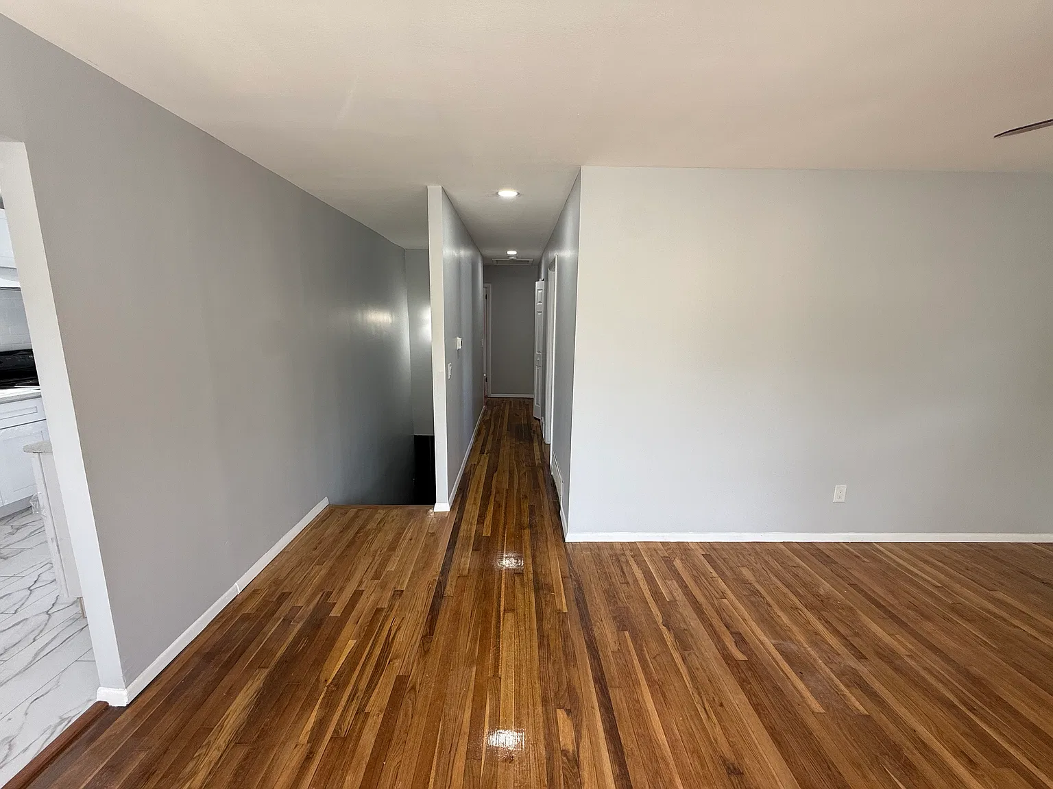 3 bed, 1400 sqft, $2,900 — Photo 2