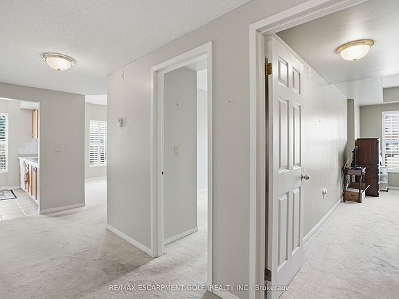 5th image of 3497 Upper Middle Rd #108