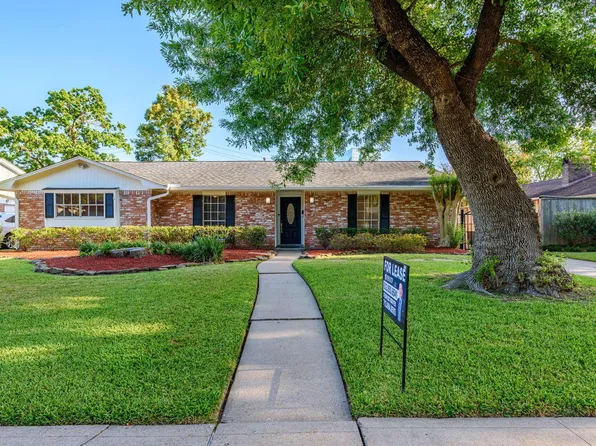 10715 Wickersham Ln, Houston, TX 77042