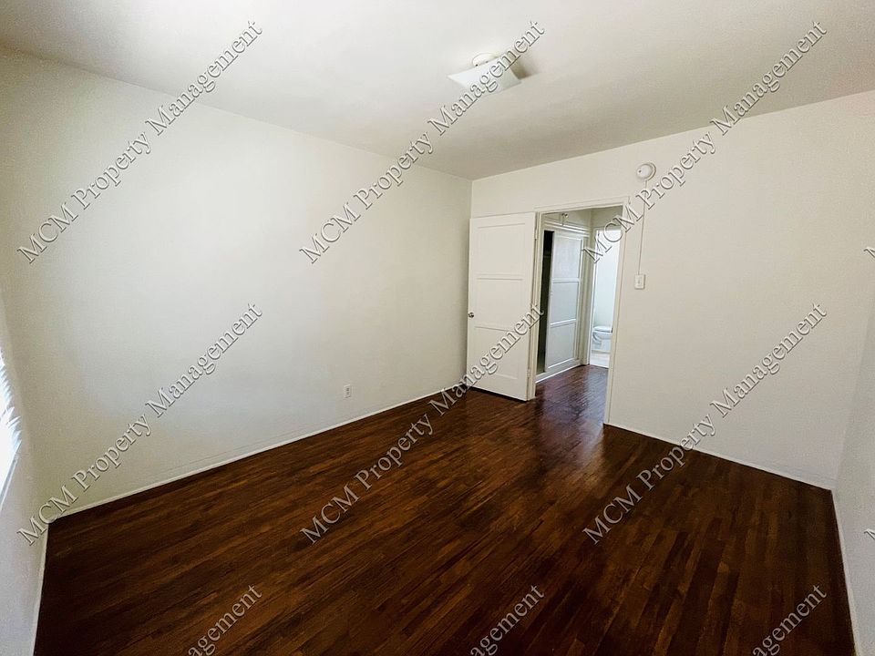 Building Photo 5