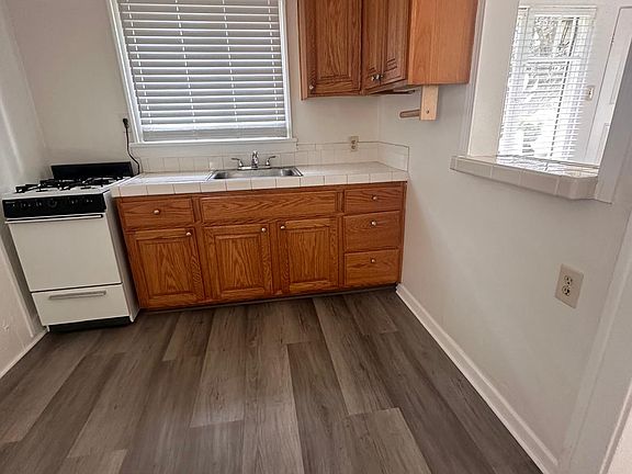5th image of 1151 E Appleton St APT A
