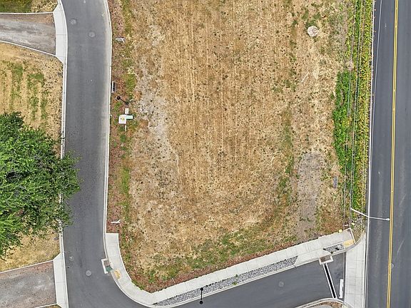 3rd image of 16715 SE 44th Cir