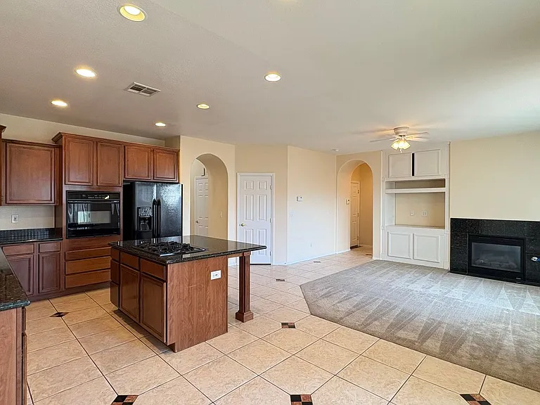 564 Tecate Valley St — Photo 4