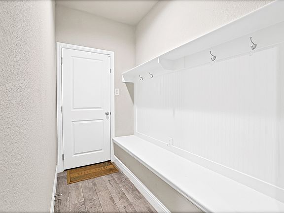 5th image of 431 Kinnerton Ct