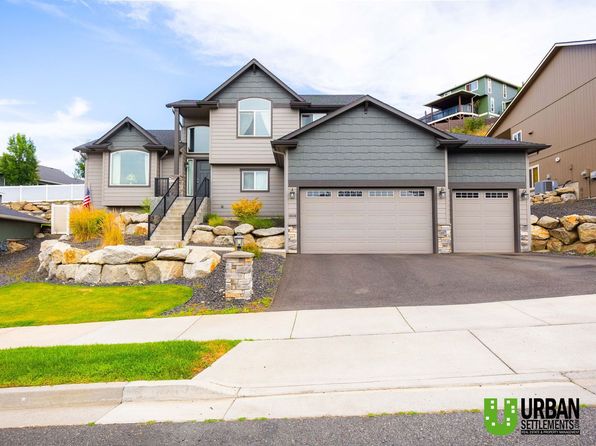 13524 N Mayfair Ln