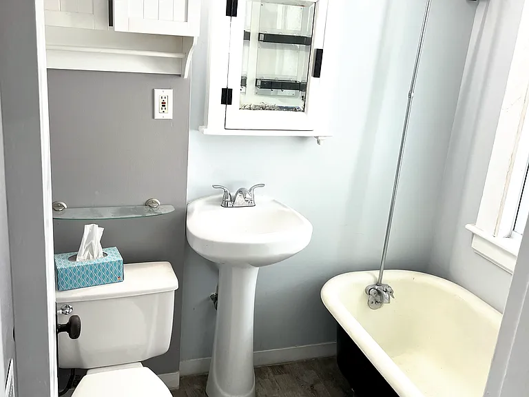 765 Brewster St — Photo 10