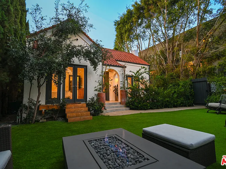 1019 N Orange Grove Ave — Photo 33