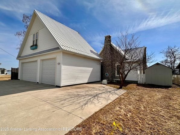 1793 N Shore Dr, Crystal, MI 48818