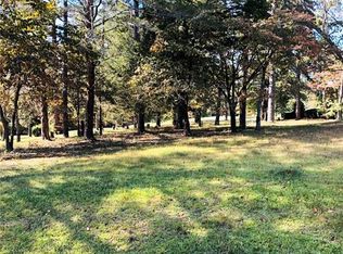 2604 Dog Leg Ln, Seneca, SC 29678