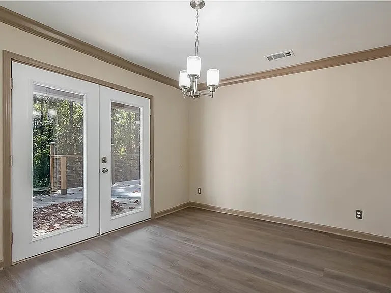 5211 Briarcliff Dr — Photo 8
