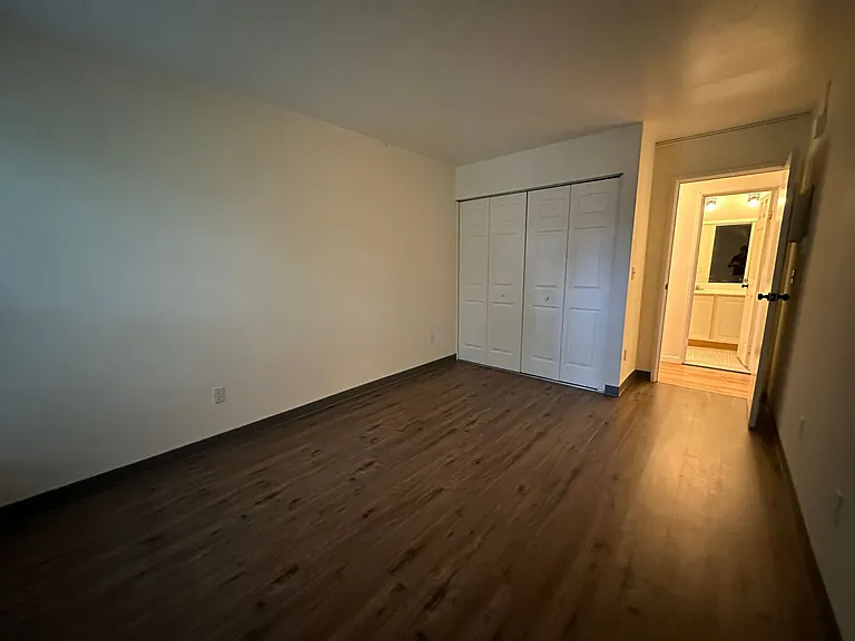 University Park Apartments near Cornell University — Photo 310