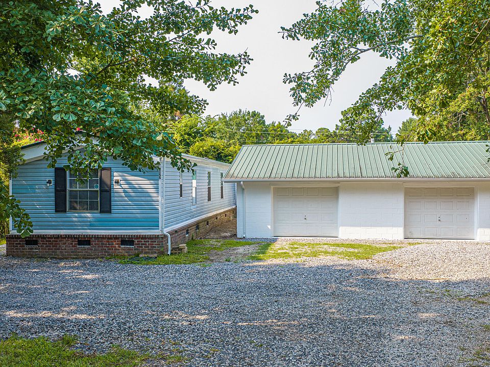 1st image of 2155 Poinsettia Ave