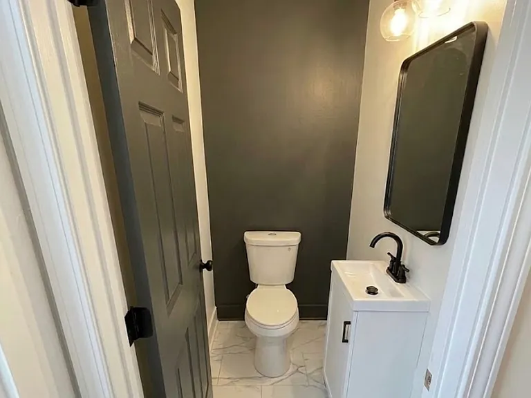 504 Millikin St — Photo 14