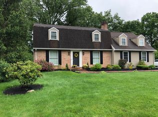 17 Greenbrier Ave, Selinsgrove, PA 17870