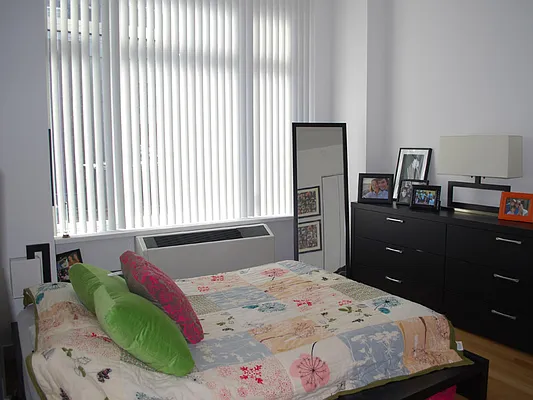 Rented by Sotheby's International Realty | media 35