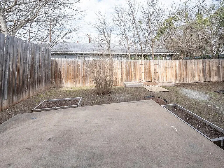 6001 Cameron Rd #A — Photo 23