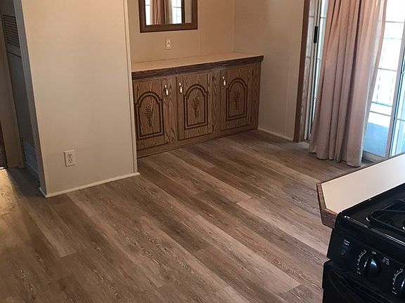 4th image of 28 Terrace Dr
