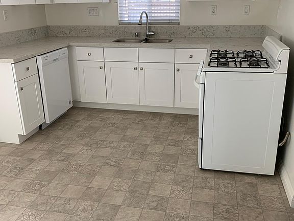 4th image of 428 Sycamore Ave