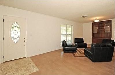 3rd image of 805 Charleston Blvd