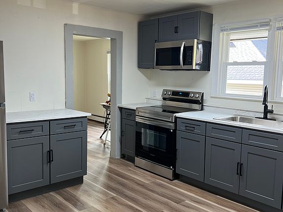 2nd image of 11 Rickard St APT 2