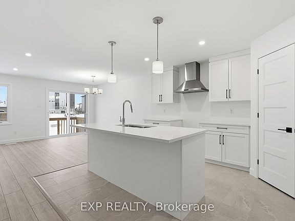 5th image of 134 Elizabeth Dr