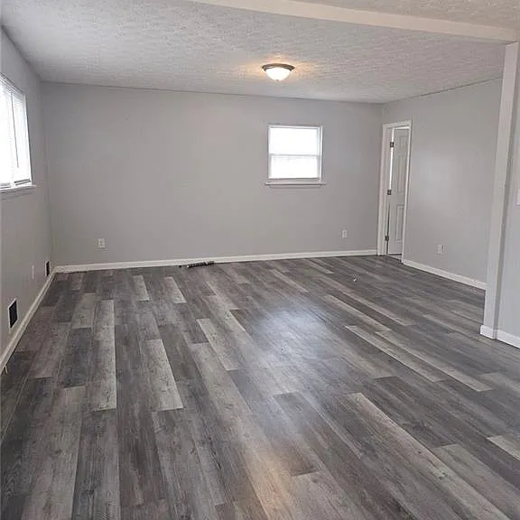 480 Paul St — Photo 5