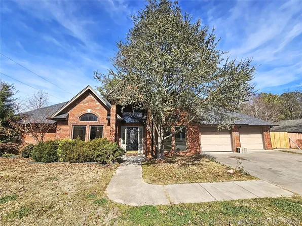 502 W 3rd Pl, Tahlequah, OK 74464