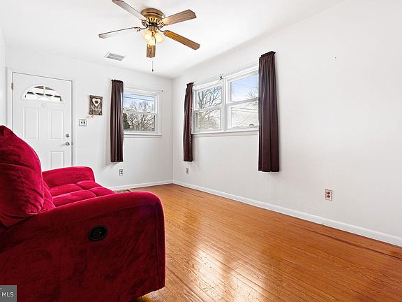 5th image of 1609 Jennings Ave